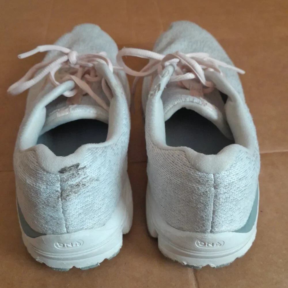Brooks Anthem 2 Women's Running Shoes 1202931B133 Sneakers Athletic Sze 8.5 Gray